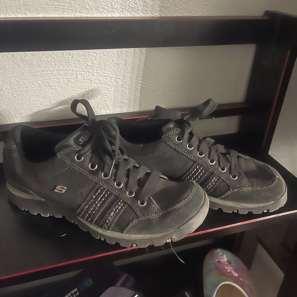 Skechers